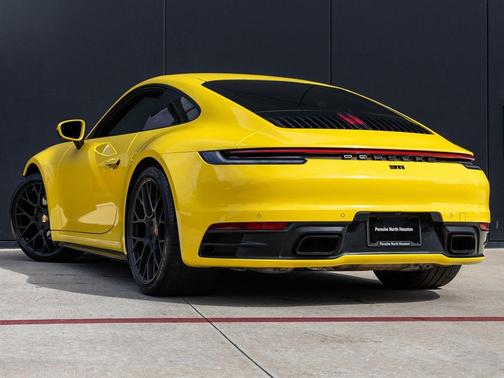 2021 Porsche 911 Carrera