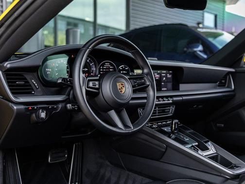 2021 Porsche 911 Carrera