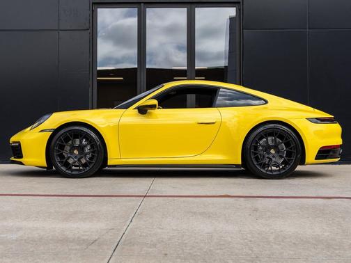 2021 Porsche 911 Carrera