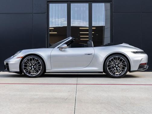 GT Silver Metallic 2026 Porsche 911 Carrera