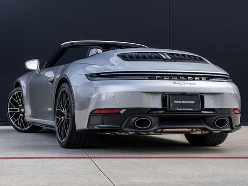 GT Silver Metallic 2026 Porsche 911 Carrera