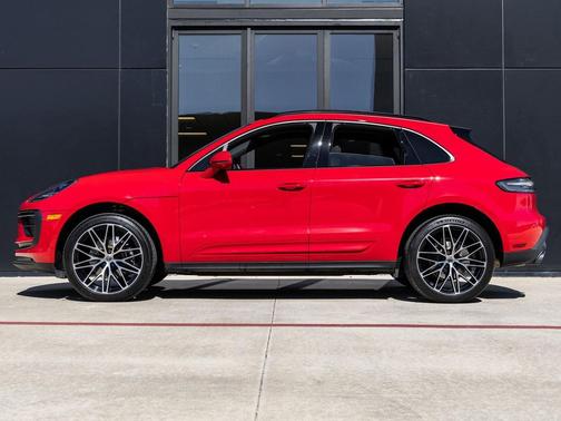 2025 Porsche Macan T