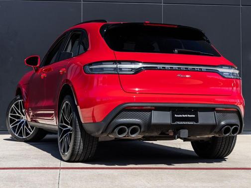 2025 Porsche Macan T