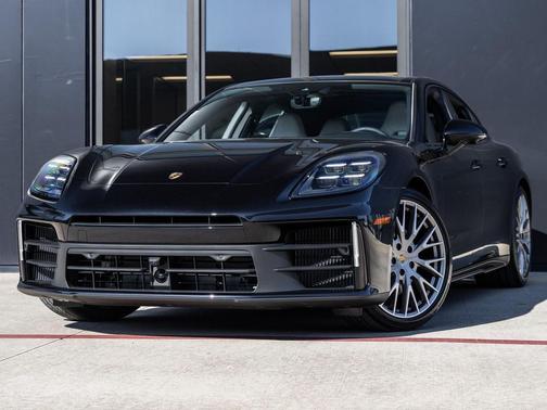 2026 Porsche Panamera 4