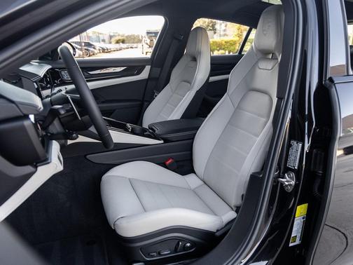 2026 Porsche Panamera 4