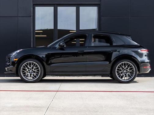 2021 Porsche Macan Base