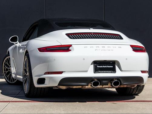 2017 Porsche 911 Carrera