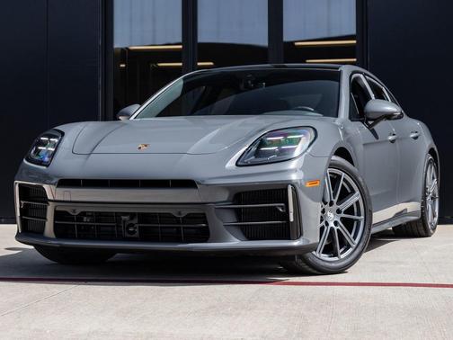 2025 Porsche Panamera 4