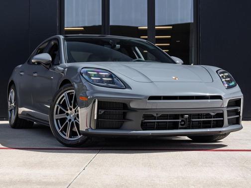 2025 Porsche Panamera 4