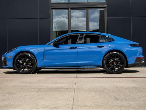 2026 Porsche Panamera 4