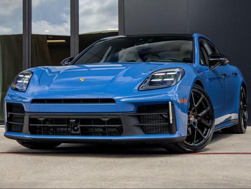 2026 Porsche Panamera 4