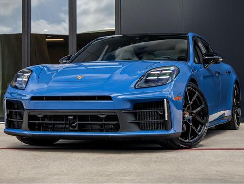 2026 Porsche Panamera 4