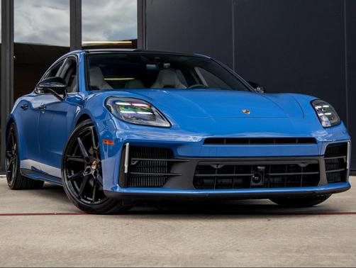 2026 Porsche Panamera 4