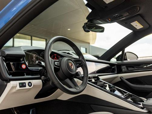 2026 Porsche Panamera 4