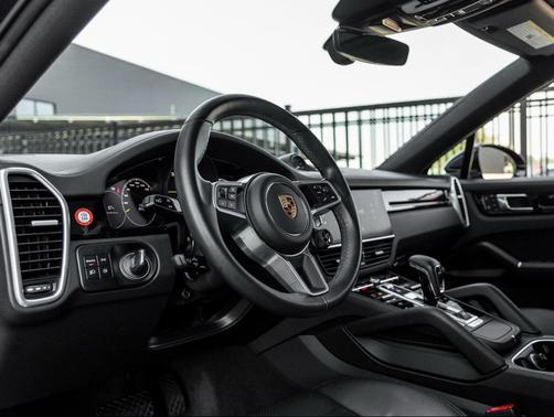 2022 Porsche Cayenne Cayenne