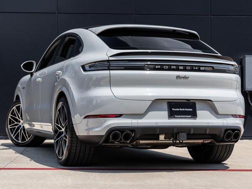 2025 Porsche Cayenne Turbo