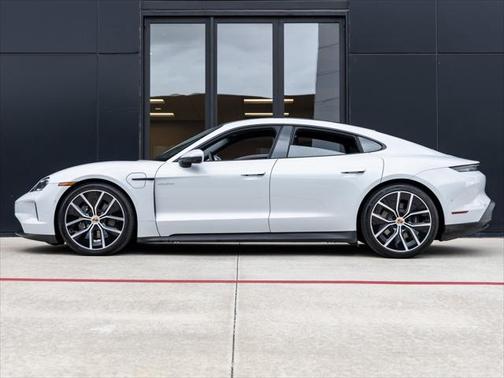 2025 Porsche Taycan Base