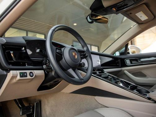 2025 Porsche Panamera 