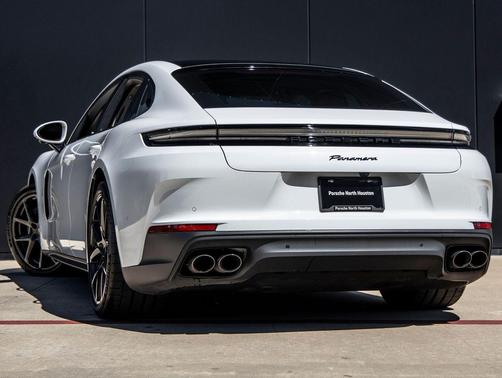 2025 Porsche Panamera 