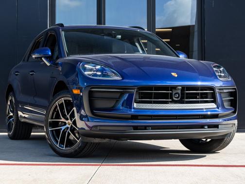 Gentian Blue Metallic 2025 Porsche Macan