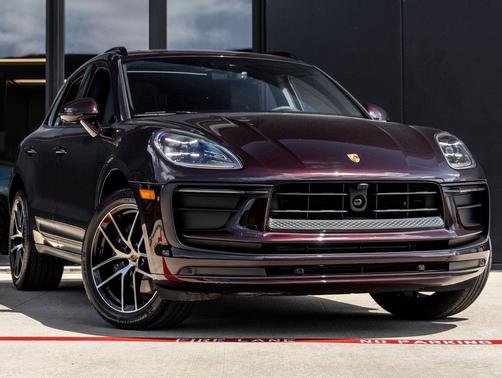Copper Ruby Metallic 2026 Porsche Macan Macan