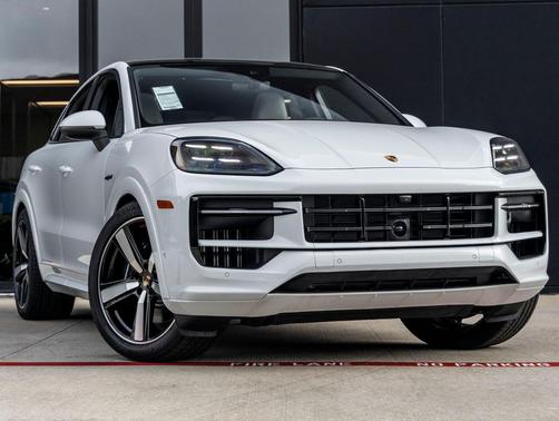 Carrara White Metallic 2025 Porsche Cayenne Cayenne S E-Hybrid