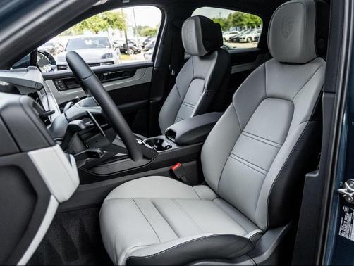 2025 Porsche Cayenne 