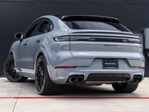 Arctic Grey 2024 Porsche Cayenne S