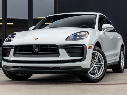 2025 Porsche Macan Base