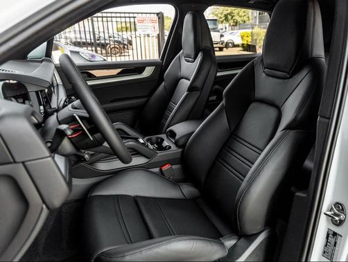 2025 Porsche Cayenne Cayenne