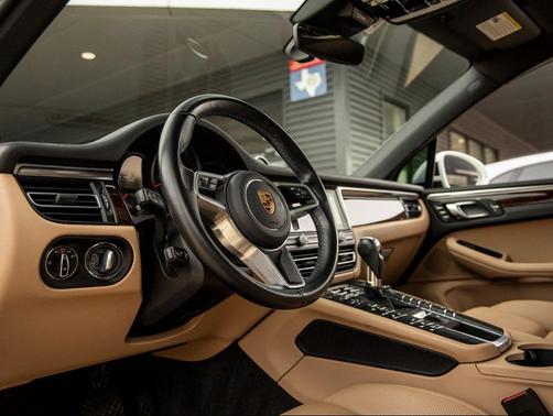 2021 Porsche Macan 