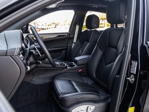 2025 Porsche Macan S