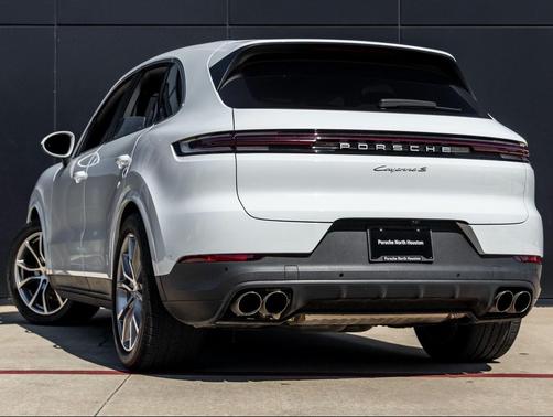 2024 Porsche Cayenne S