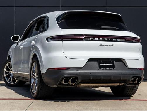 2024 Porsche Cayenne S