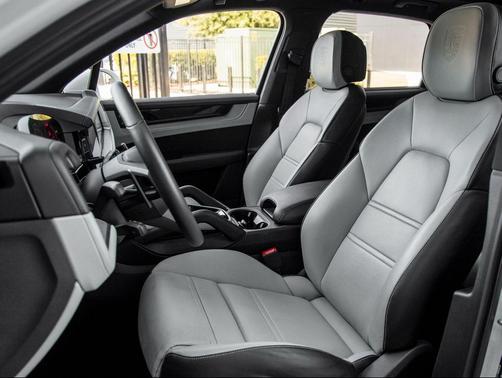 2024 Porsche Cayenne S