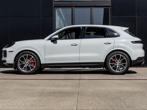 2024 Porsche Cayenne S