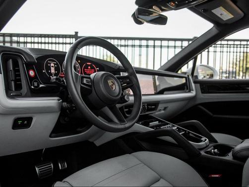 2024 Porsche Cayenne S