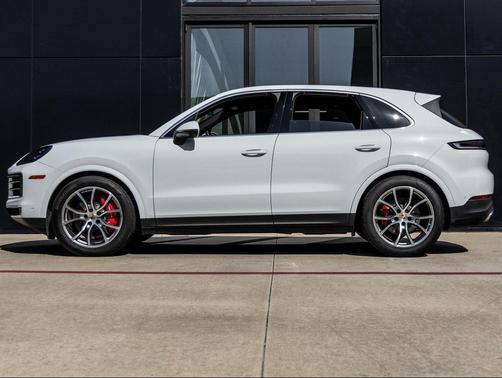 2024 Porsche Cayenne S