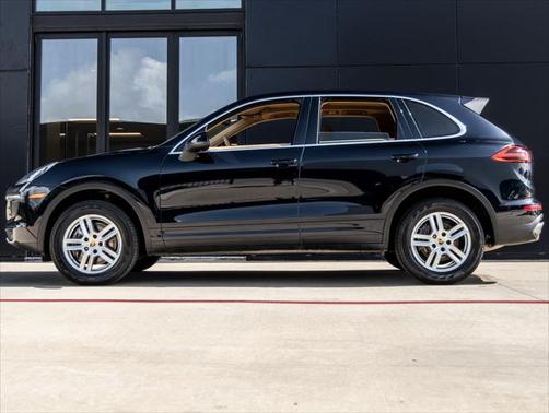 2016 Porsche Cayenne Base