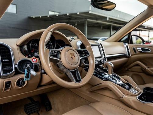 2016 Porsche Cayenne Base