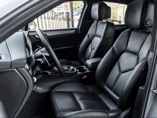 2022 Porsche Macan 