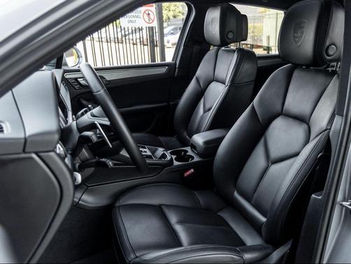 2022 Porsche Macan Macan