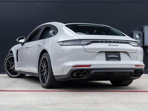 2023 Porsche Panamera Platinum Edition