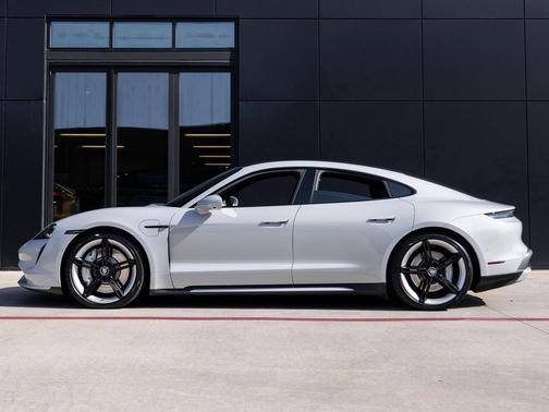 2022 Porsche Taycan Turbo