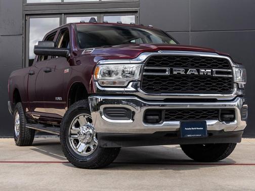 2020 RAM 2500 Tradesman Crew Cab 4X4 6'4' Box