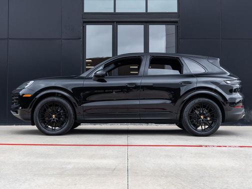 Chromite Black Metallic 2026 Porsche Cayenne Cayenne