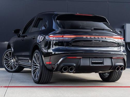 Jet Black Metallic 2026 Porsche Macan Macan