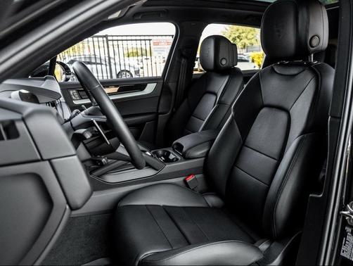 2025 Porsche Cayenne 