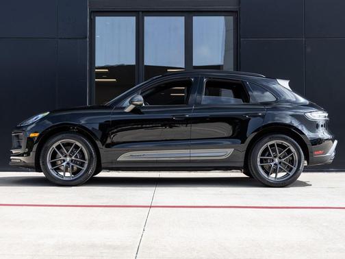 2025 Porsche Macan T
