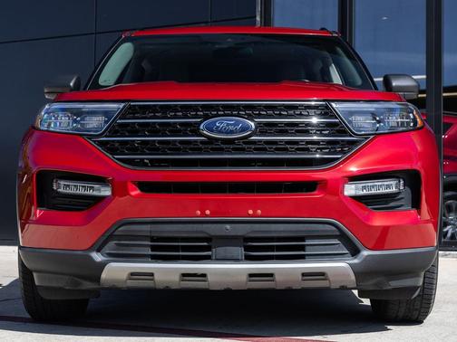 Rapid Red Metallic Tinted Clearcoat 2021 Ford Explorer XLT